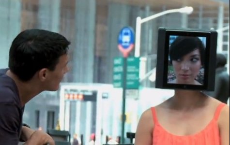 CFG: Erkek dergi tanıtımı için iPad kafalı kız konsepti