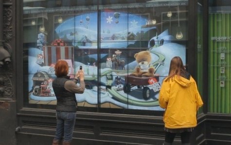 eBay’den Vitrinden Telefon ile Oyuncak Bağışı