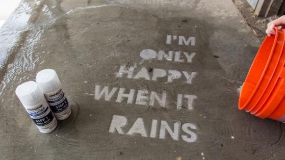 Yalnızca Yağmur Yağdığında Görünen Sokak Sanatı