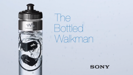 Sony Yeni Su Geçirmez Mp3 Çalar Modelini Su Şişesi İçinde Tanıtıyor