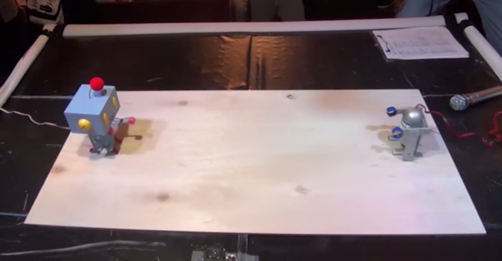 Minik Robotların Sumo Güreşi