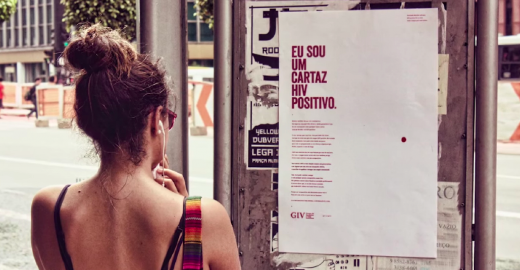 HIV Pozitif Kan Taşıyan Posterler, Ön Yargıları Kırmaya Çalışıyor