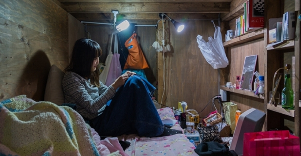 Tokyo’da Mezar Kadar Odaları Evi Bilen İnsanlar