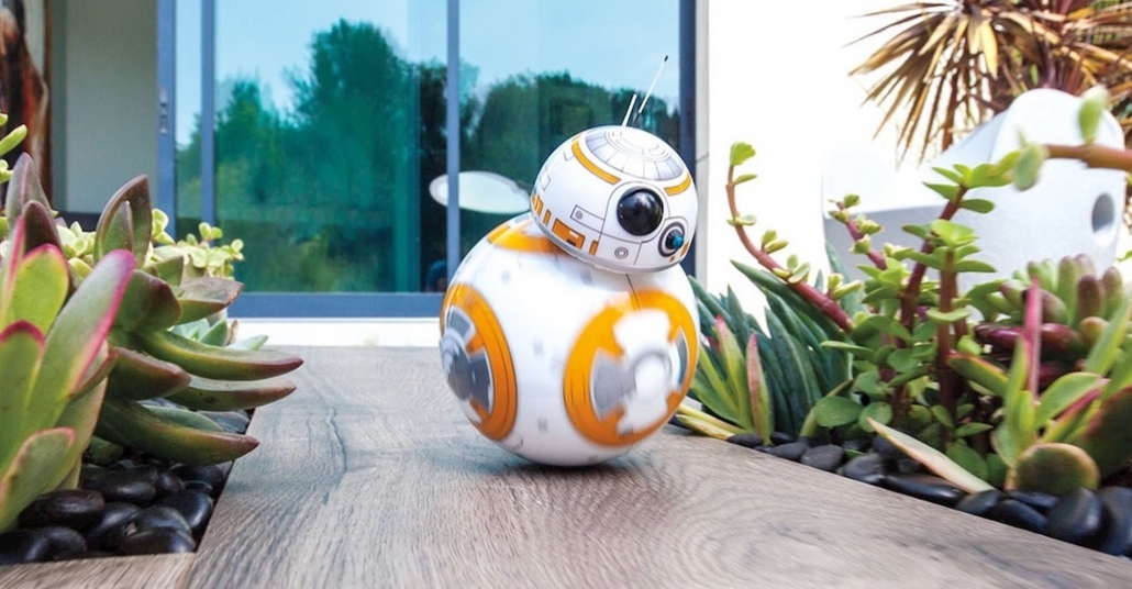 Bu Kış Alabileceğiniz En Havalı Oyuncak: Star Wars BB-8 Robotu