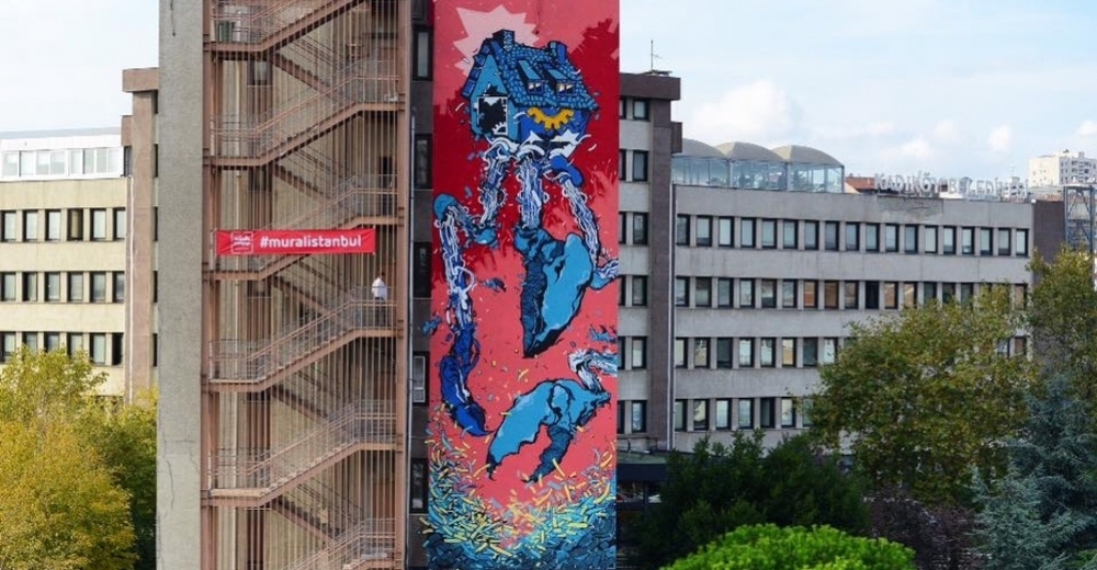 Kadıköy Belediye Binası Üzerine Yapılan Dev Murallar