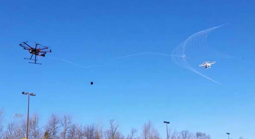 Drone’ları Ağına Düşüren Drone