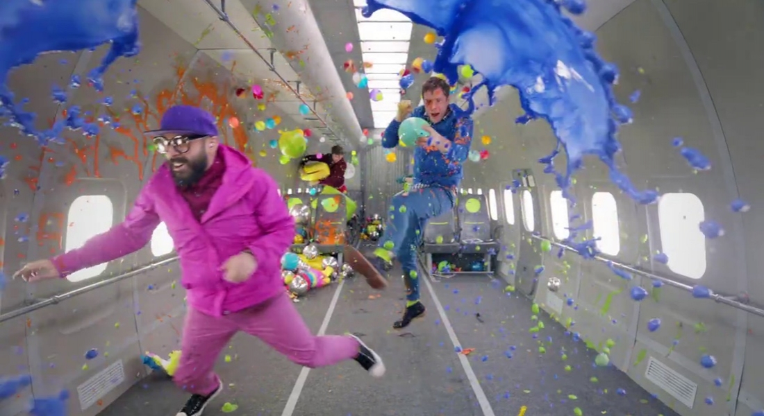 OK Go’dan Sıfır Yer Çekimde Müzik Videosu