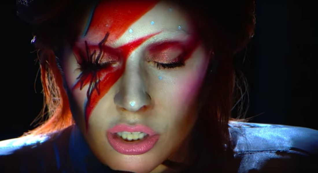 Lady Gaga’dan Grammy Ödüllerinde David Bowie’ye Saygı Duruşu