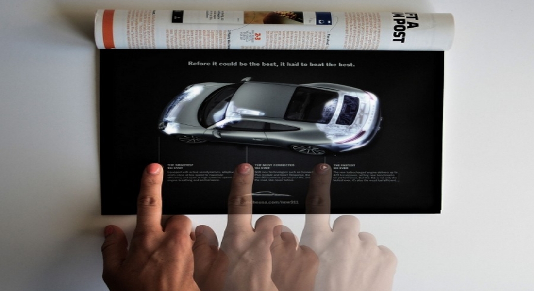 Porsche 911’in LED Işıklarla Aydınlanan Dergi Reklamı
