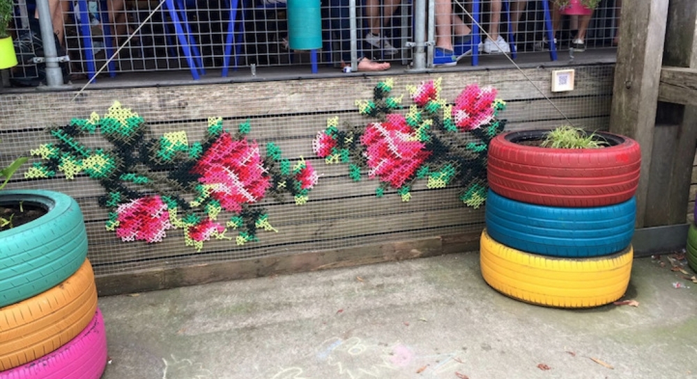 Madrid Sokaklarında Açan Kanaviçe Çiçekler