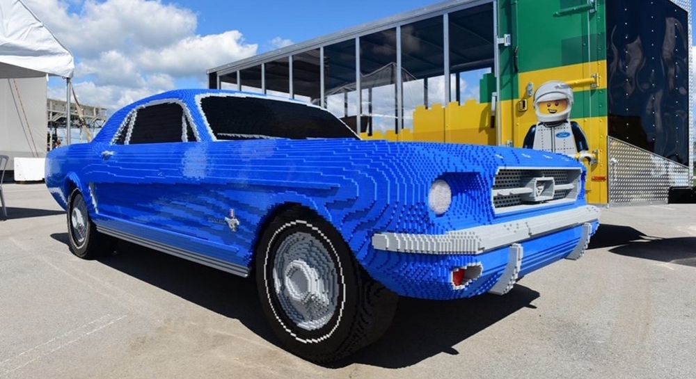 Tamamen LEGO’lardan yapılmış Gerçek Boyutlarında 1964 Ford Mustang