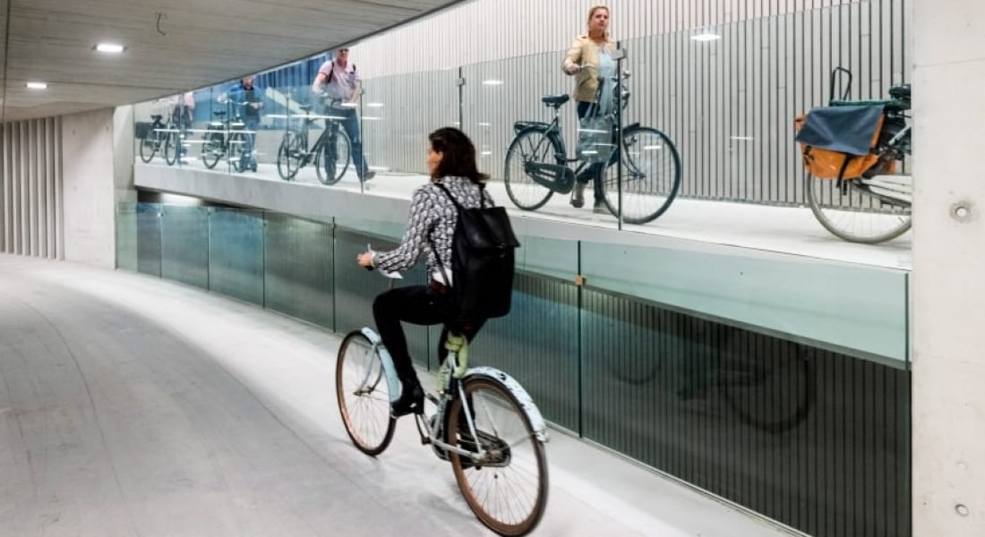 Hollanda’da Dünyanın En Büyük Kapalı Bisiklet Otoparkı Açılıyor
