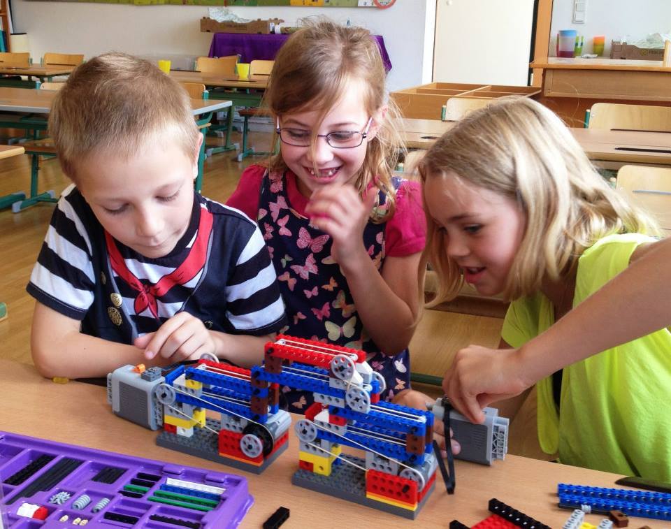 Çocuklar Bilim ve Matematiği Ezber Yerine LEGO ile Öğrensin