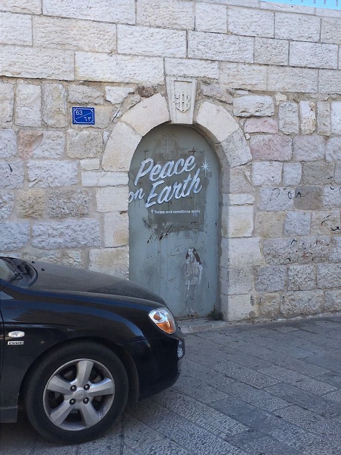 Banksy'den İsrail ile Filistin Arasındaki Duvara Yeni Mural Çalışması