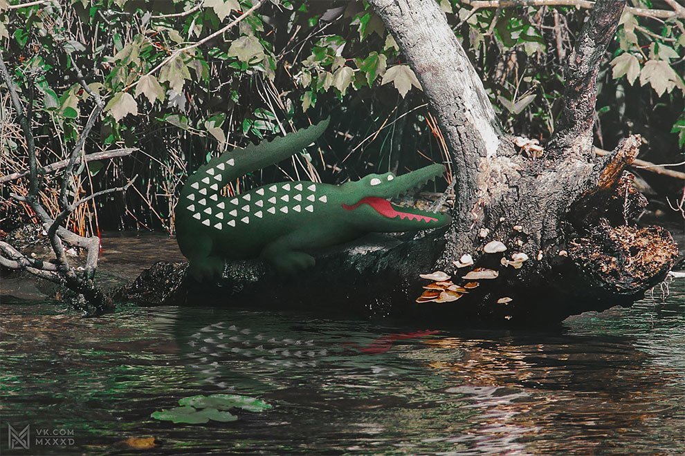 Absürt ve Karanlık Kolajlarla 2046 Rusya'sı