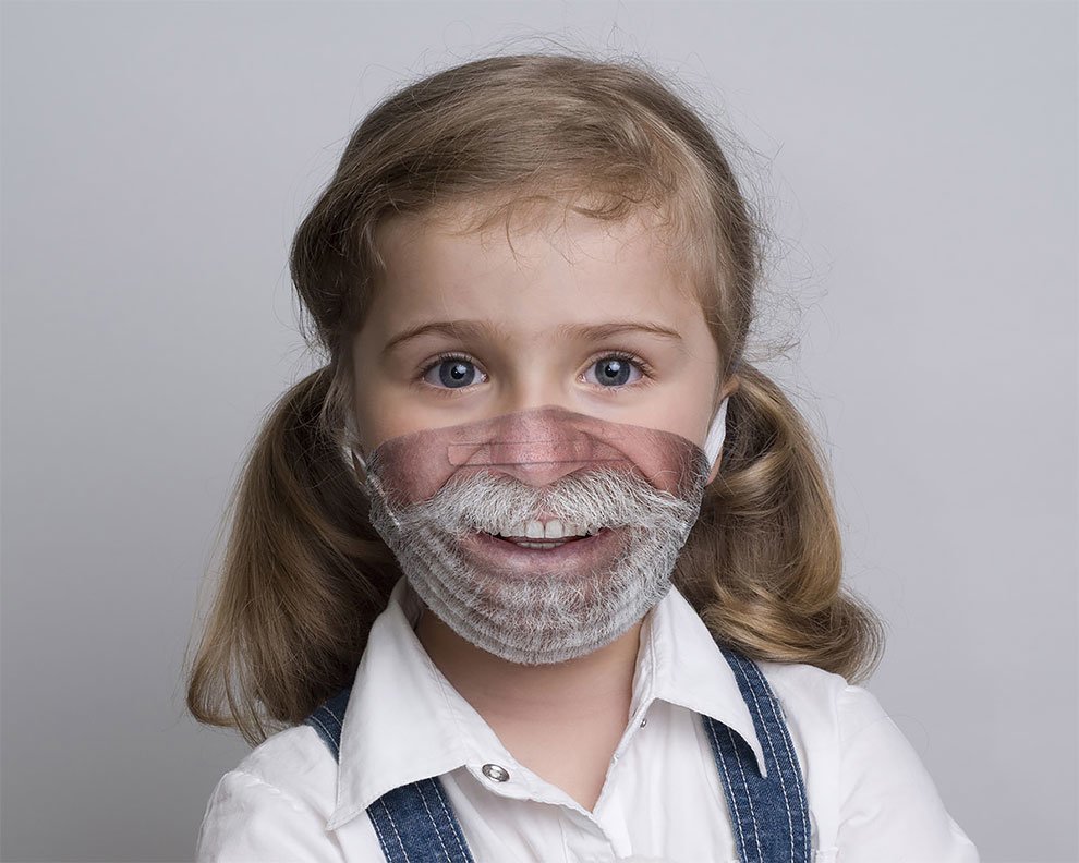 Çocuklar İçin Hastane Ortamını Neşelendiren Maskeler