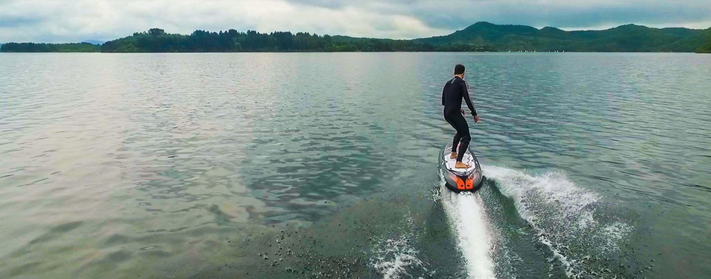 İki Motorlu Güçlü Bir Elektrikli Sörf Tahtası: Carver X