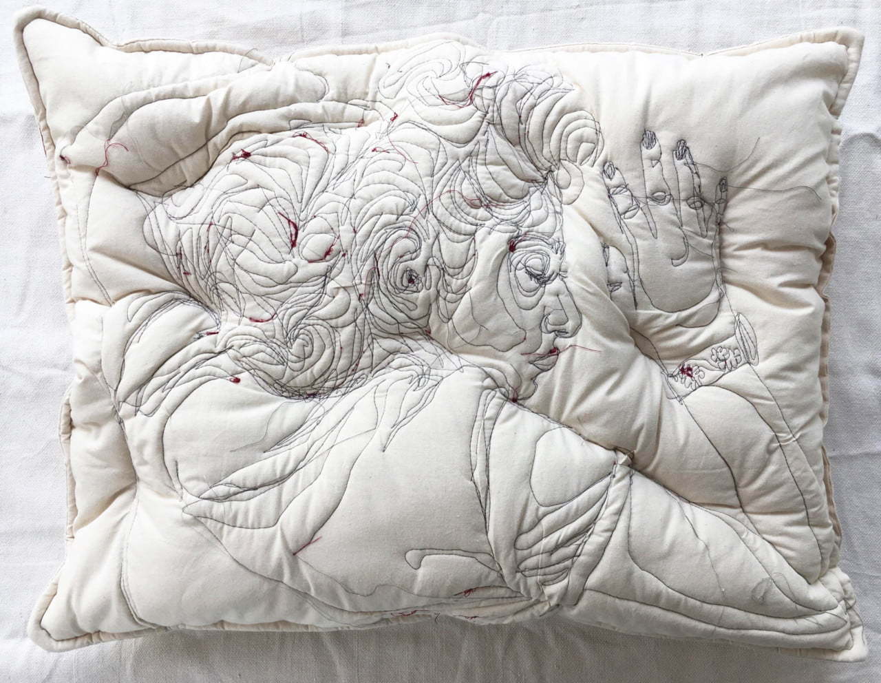 Sleep Series: Yastıklara İşlenmiş Uyku Portreleri