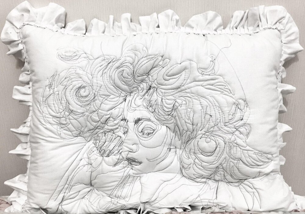 Sleep Series: Yastıklara İşlenmiş Uyku Portreleri
