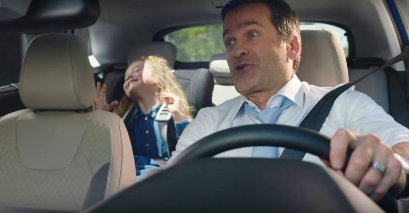 Opel Babalara En Çok Dinledikleri Şarkıları Soruyor