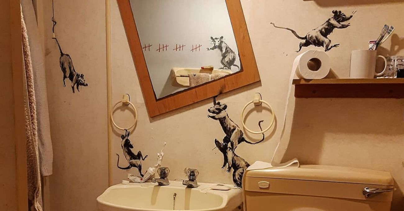 Banksy Yeni Eserini Evinin Banyosuna Yaptı