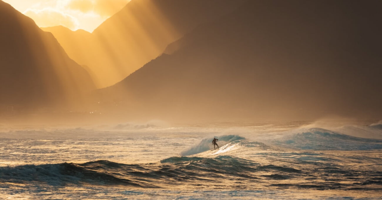 Hawaii’nin Kış Güneşini Dalgalarla Buluşturan Seri: Winter Surf