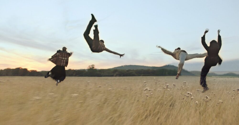 Özgürlüğe Kanat Çırpan Dansçılar