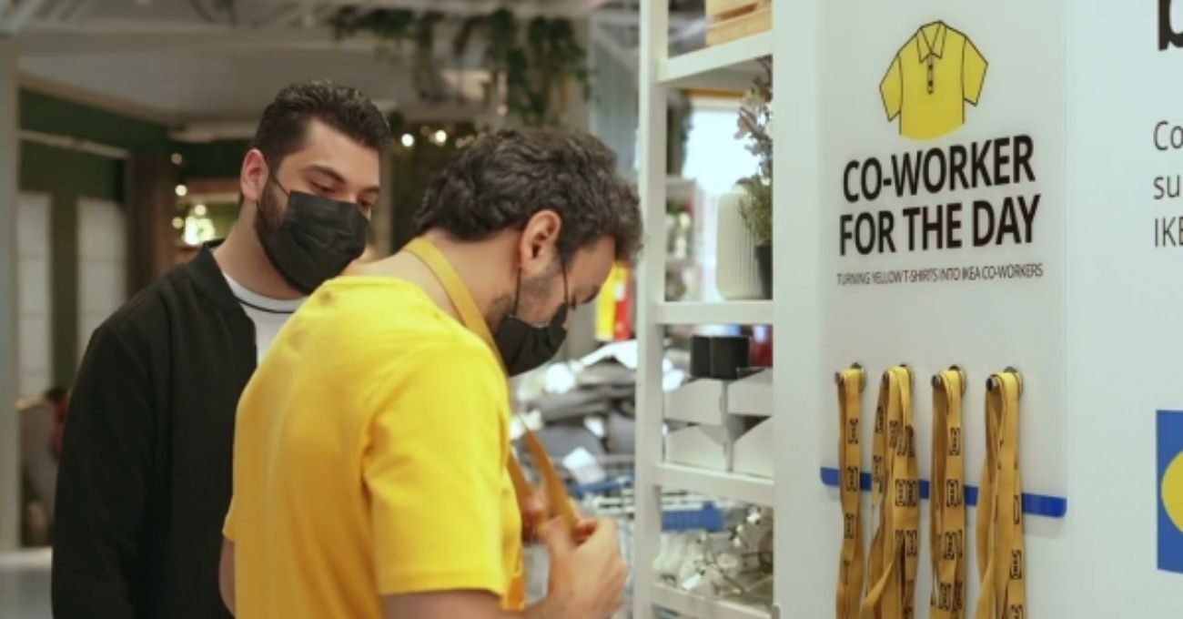 IKEA Sarı Tişört Giyen Müşterilerini Kendi Çalışanı Yaptı