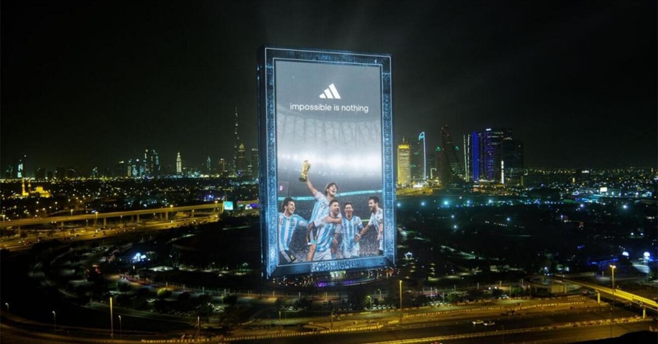 adidas’ın Viral Olan 150 Metrelik 3 Boyutlu Dev Reklamı