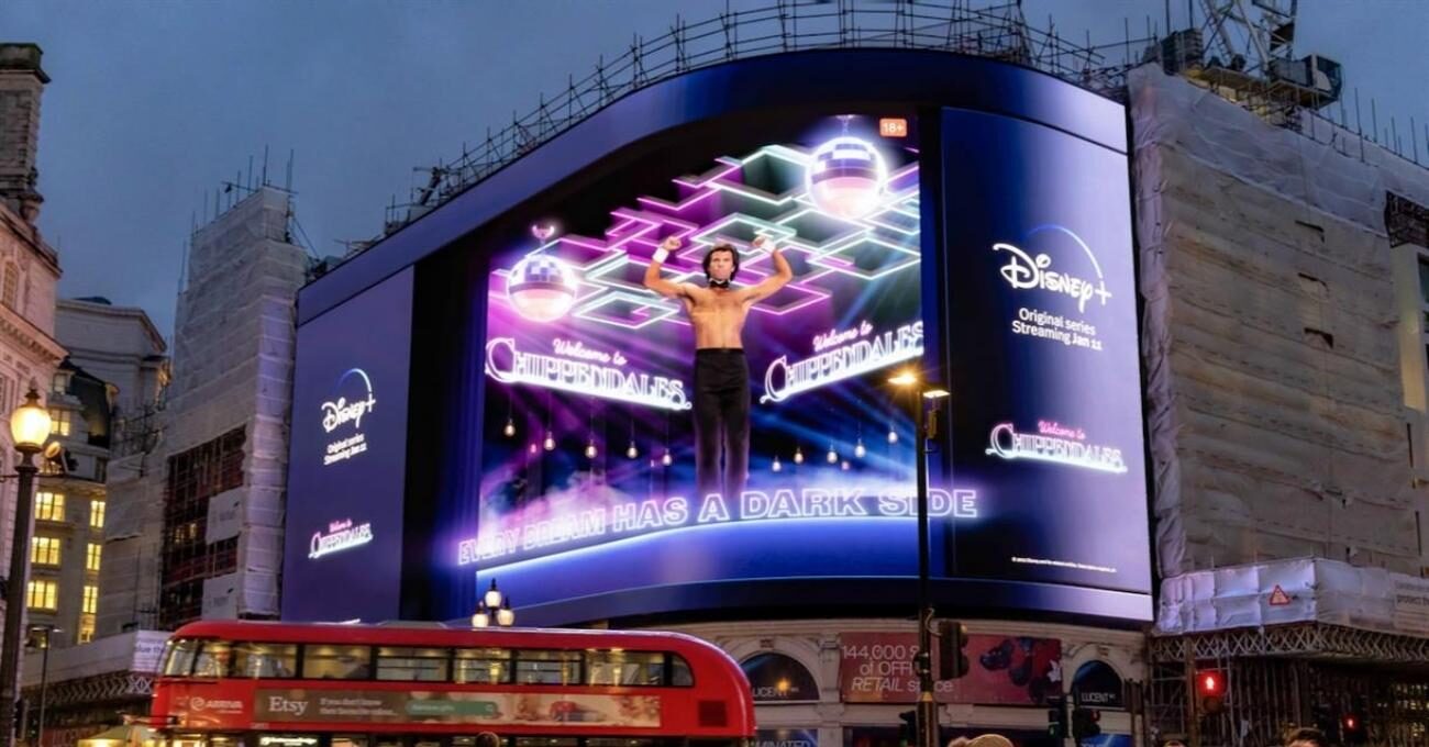Disney+’ın Dans Performanslı 3 Boyutlu Açık Hava Reklamı