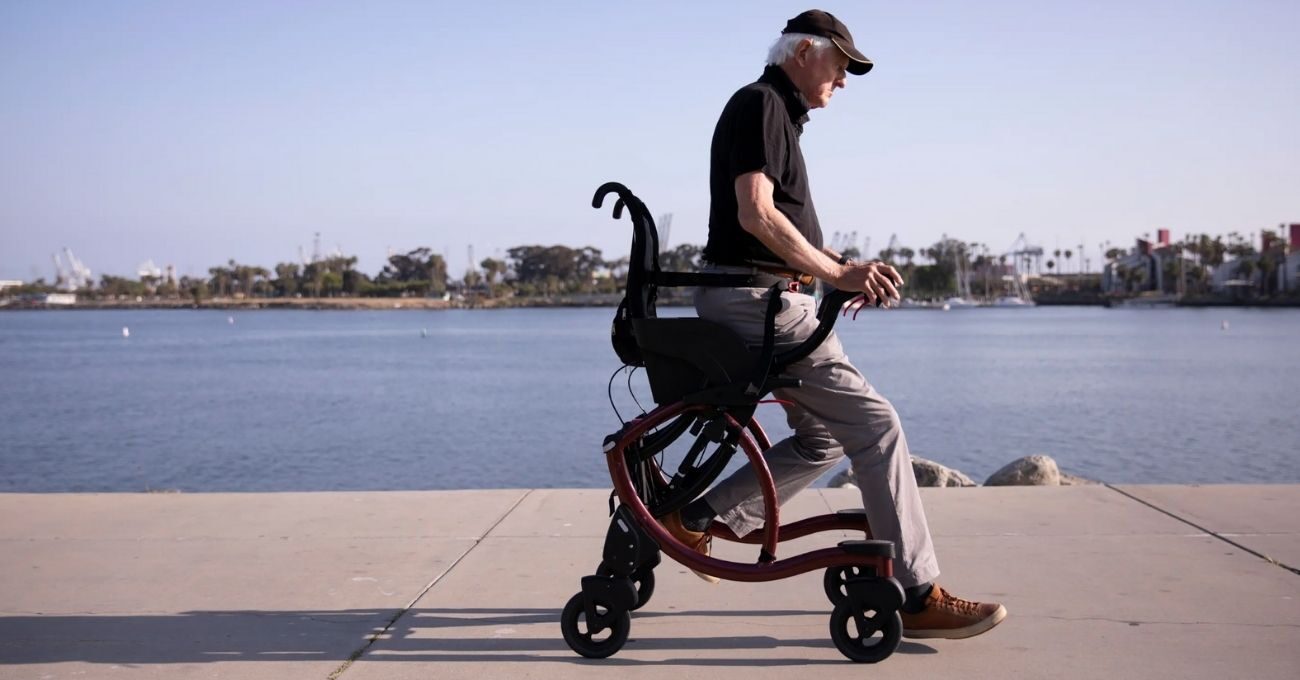 Tekerlekli Sandalyeye Dönüşebilen Yürüteç