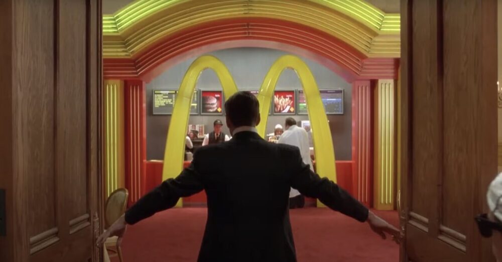 McDonald’s Popüler Kültürdeki Yerini Film ve Dizilerdeki Sahnelerle Hatırlatıyor