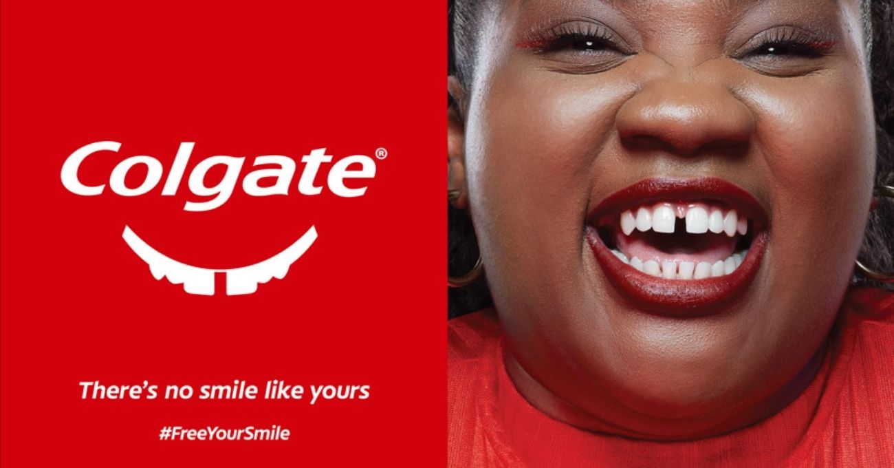 Farklı Gülüşler Colgate Logosunda