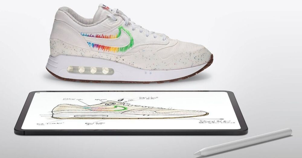 Tim Cook, Apple Etkinliğinde iPad Pro ile Tasarlanmış Özel Nike Air Max’lerini Giydi