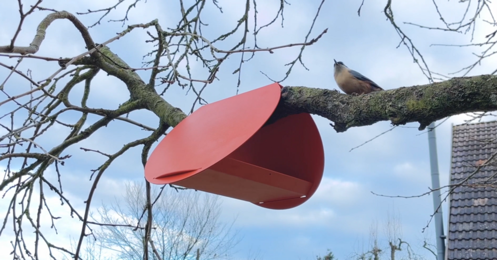 Tek Elle Monte Edilebilen Minimalist Kuş Yuvası Tasarımı