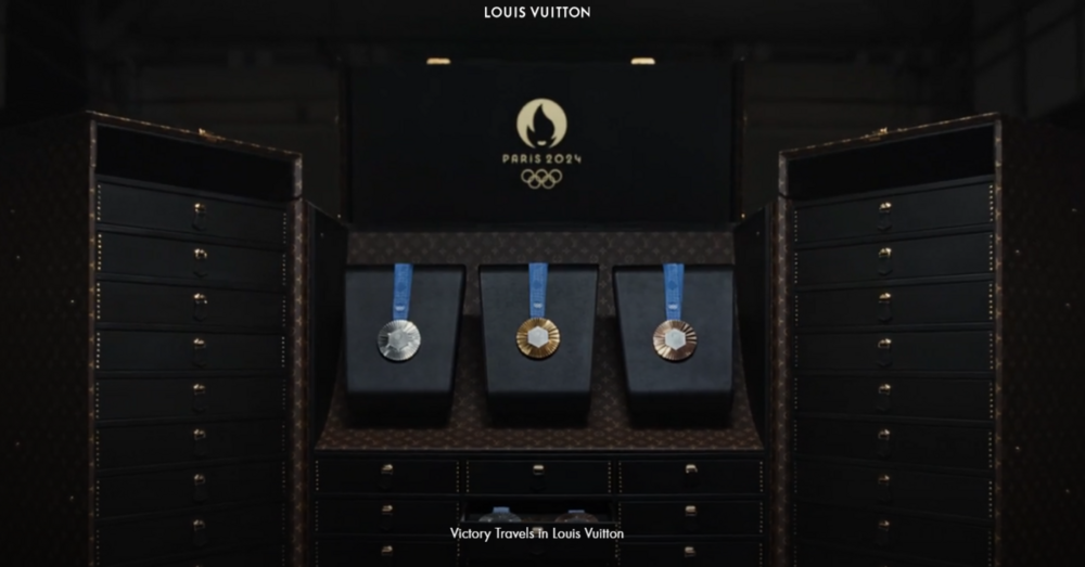 2024 Paris Olimpiyatları Madalyaları Louis Vuitton Tepsilerde