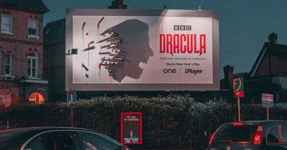 Hava Kararınca Dişlerini Gösteren Dracula