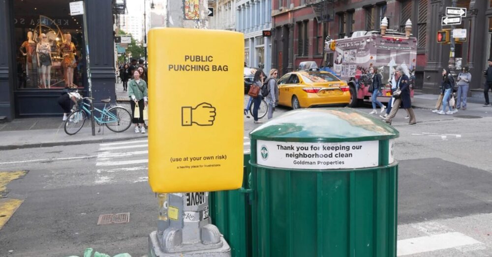 Sinir Krizi Anında Lütfen Torbayı Yumruklayınız!