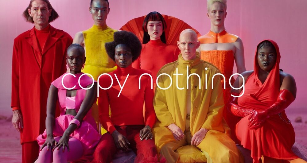 Jaguar’ın Yeni Logosu Tepki Çekerken Yöneticiler Kendine Güveniyor