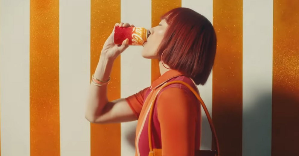 Coca Cola Yeni Ürünüyle ‘Sarı Kola’ Şakasını Gerçeğe Dönüştürüyor