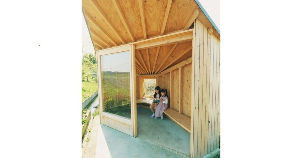 Çocuklar İçin Korunaklı Otobüs Durağı