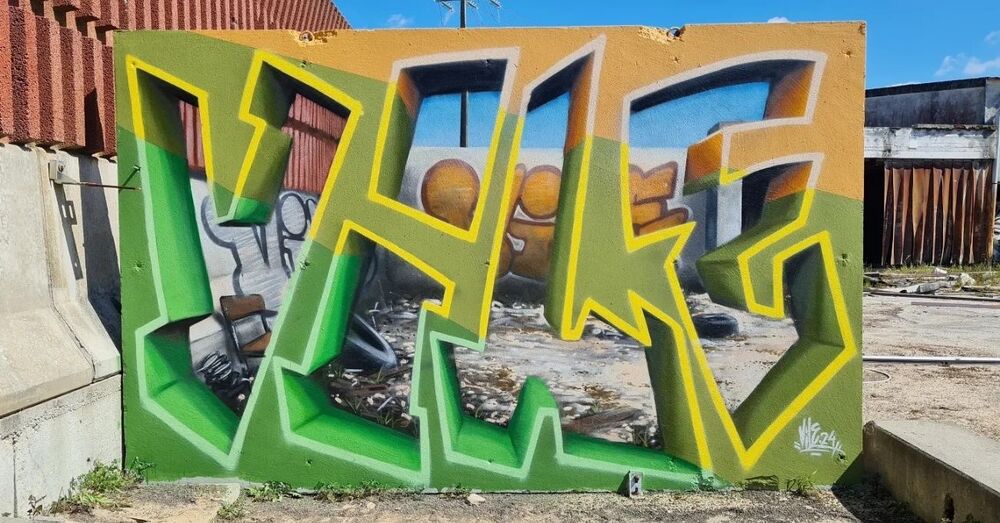 Duvarları Yontulmuş Gibi Gösteren Grafitiler