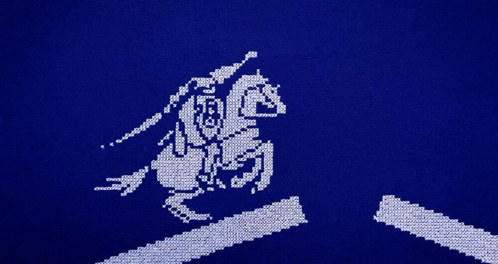 Burberry’nin Şovalyesi Kaneviçe ile Canlanarak Londra Moda Haftasına Koşuyor