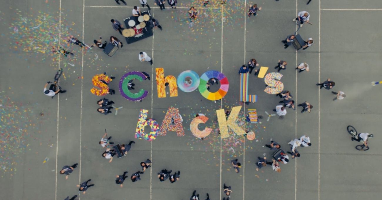 Kült Belgesel Dizi “Educating Yorkshire” Öğrencilerinden Görkemli Bir Okula Dönüş Kutlaması