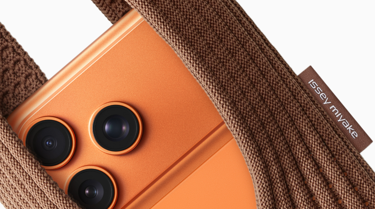 iPhone Pocket: Sıradan Bir Telefon Kılıfı mı? Yeni Bir Statü Sembolü mü?