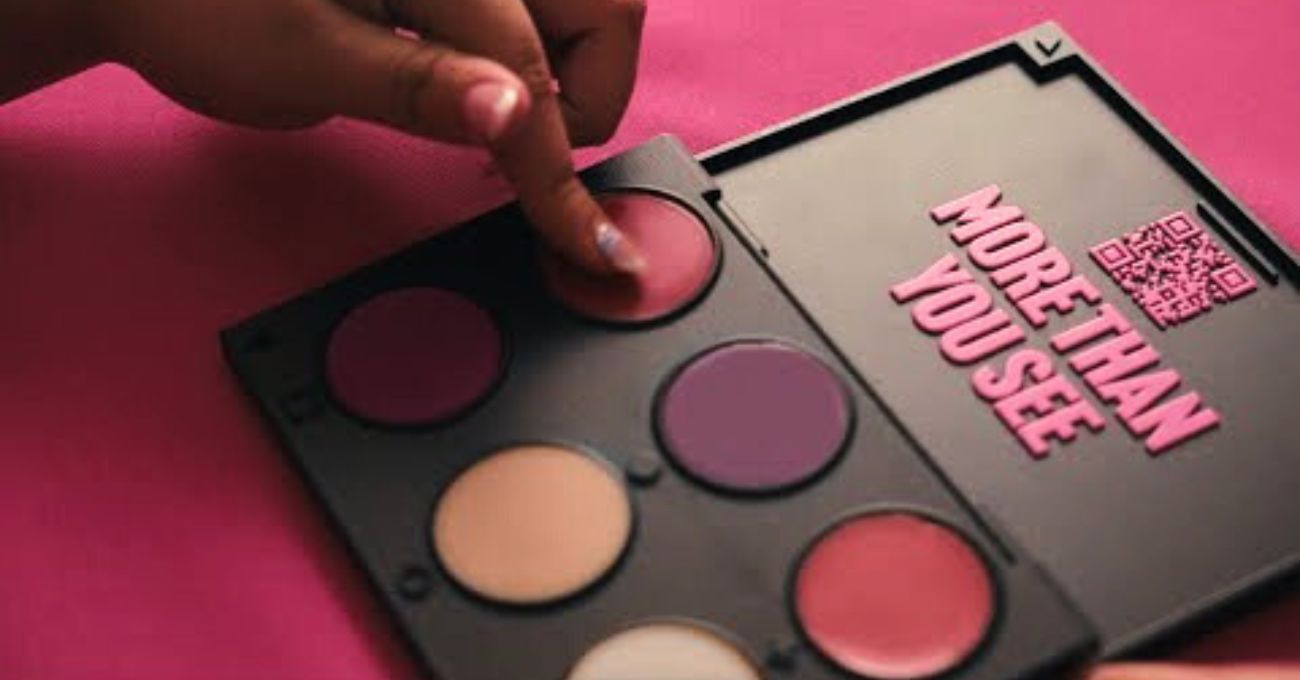 Görme Engelli Bireyler İçin Dokunsal Makyaj Paleti