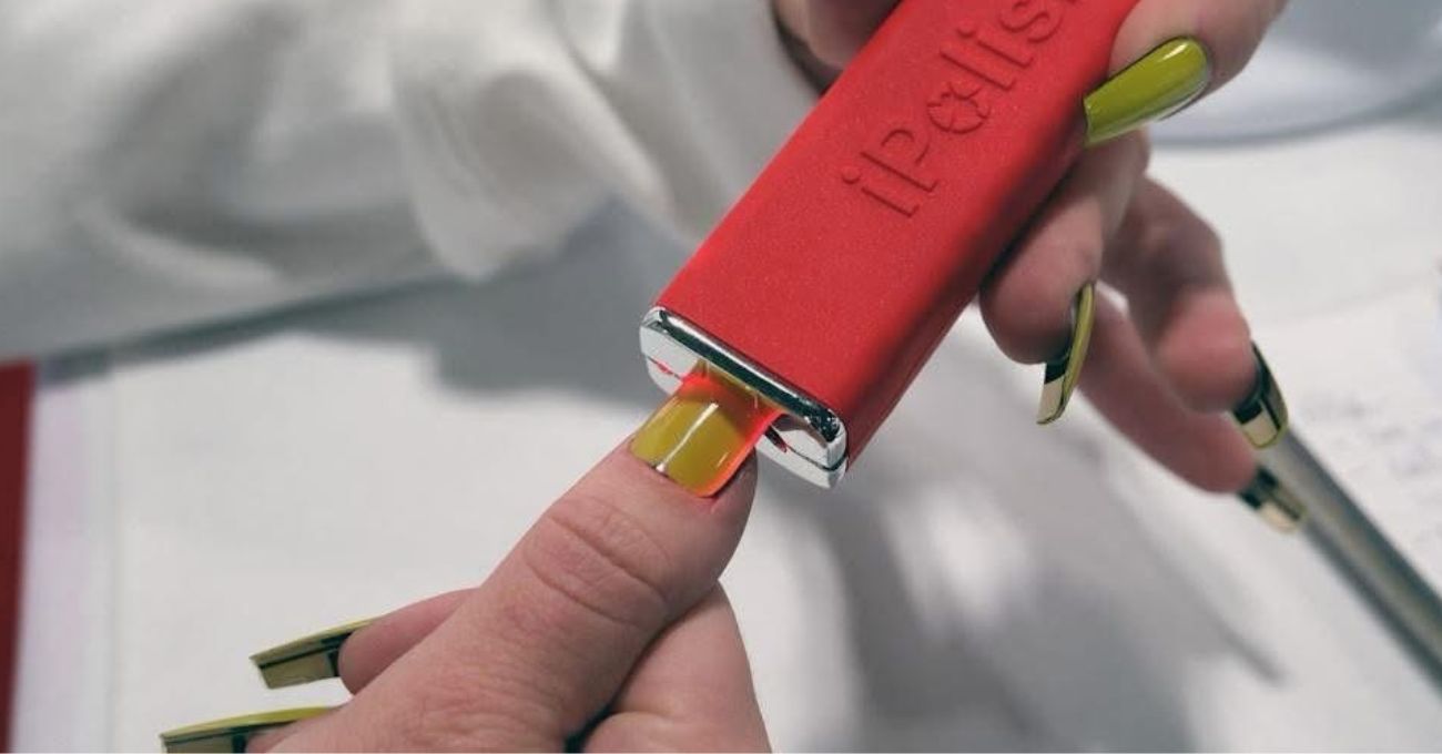 Renk Değiştiren Akıllı Takma Tırnaklar