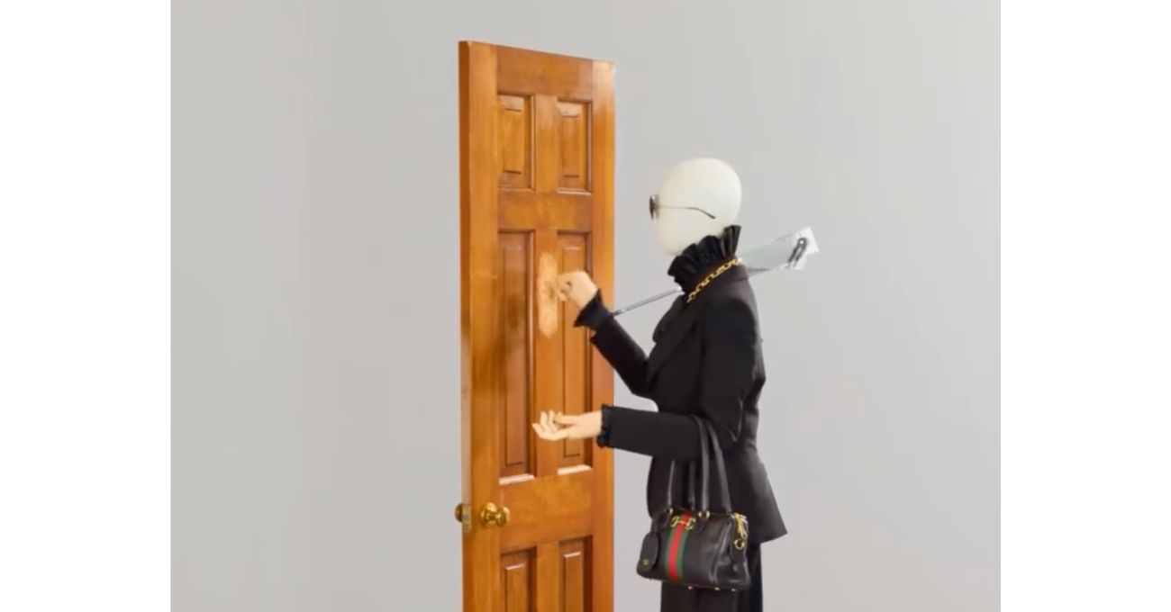 Absürtlüğün İçinde Kaybolan Gucci Mankenleri