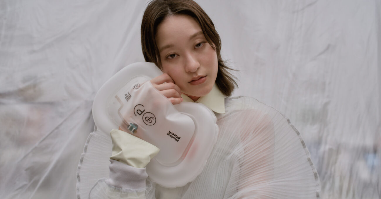 Pulse Pack: Nabzınızla Eşleşip Sizi Sakinleştiren Saydam El Çantası